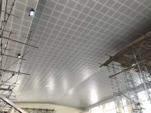 Read more about the article Các Mẫu Trần Nhôm Đẹp phù hợp với từng công trình