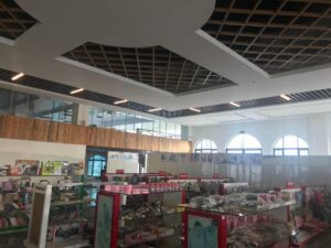 Read more about the article Mẫu trần nhôm thả, tạo không gian hiện đại và sang trọng