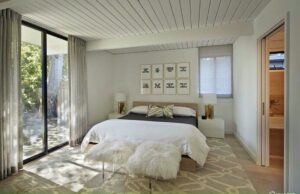 Read more about the article Trần nhà vệ sinh bằng nhôm, ưu điểm, lắp đặt và độ bền